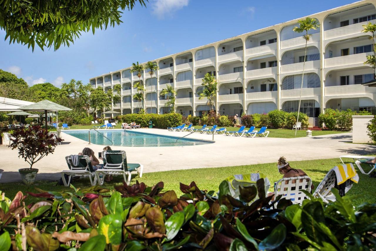 Ground Floor Apartment Located In Hometown, 5 Min Walk To The Beach Saint James Bagian luar foto